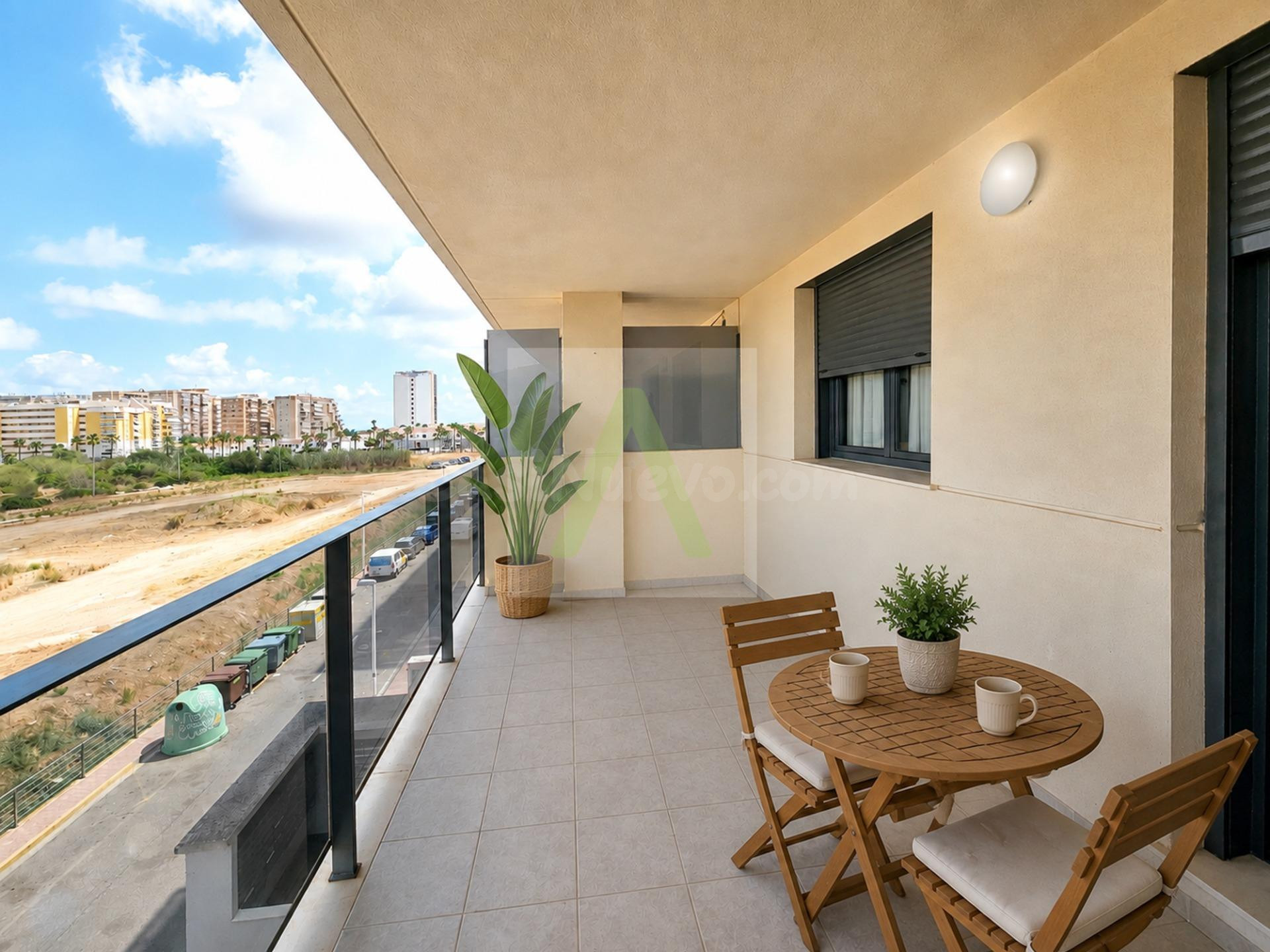 Cuidado y cómodo apartamento a pocos metros de la Playa de Morro de Gos y del pueblo - foto 2