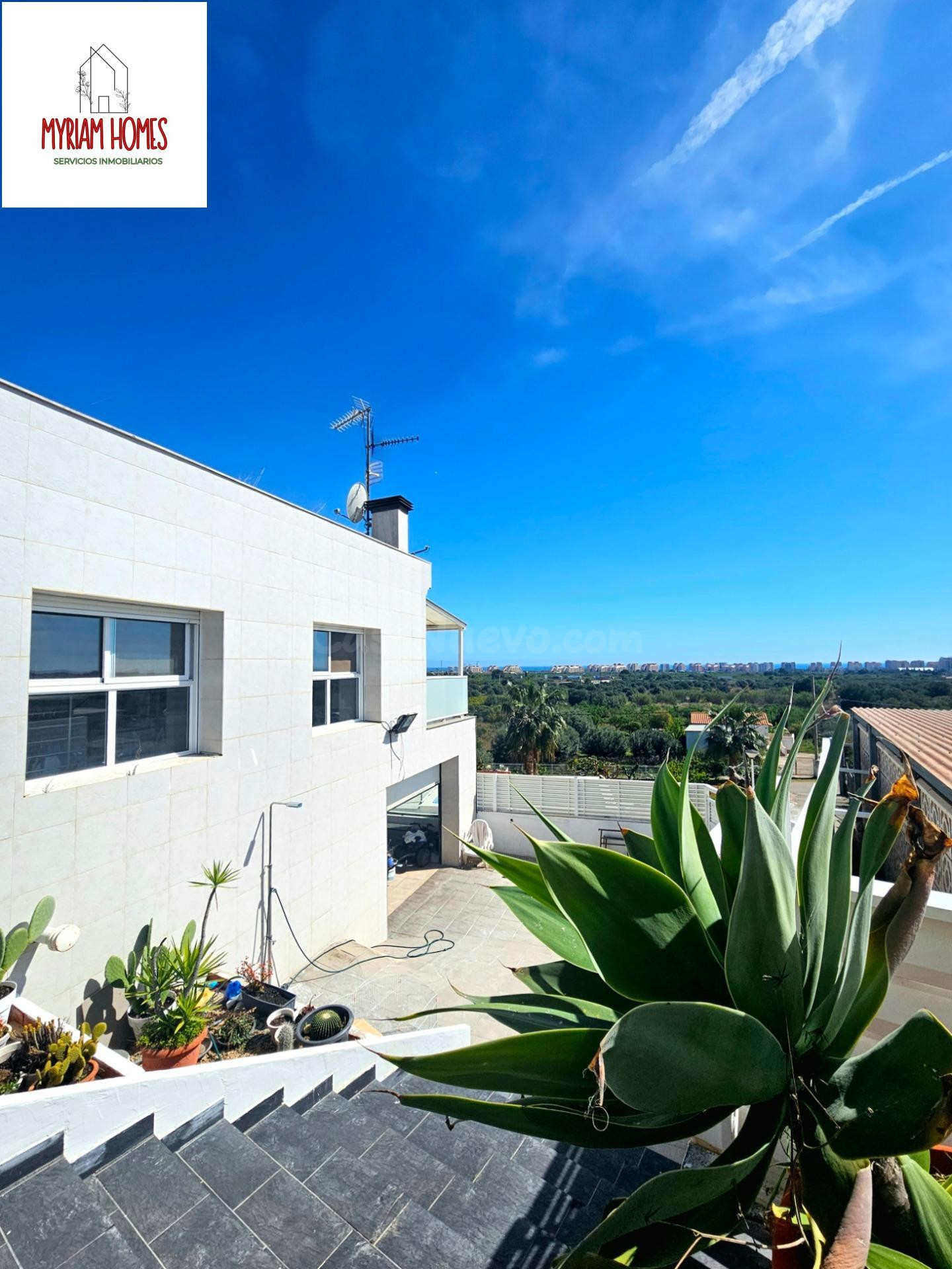 ESPECTACULAR VILLA EN VENTA CON PISCINA Y MOBIL HOME - foto 4
