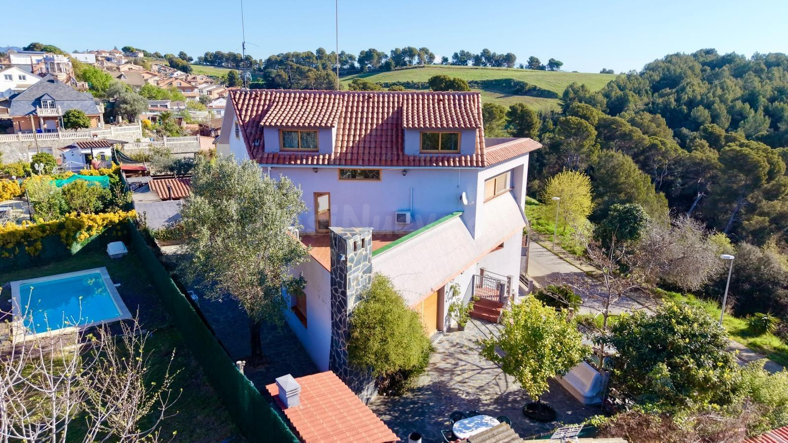 En venta casa a cuatro vientos en Sentmenat – Espacio, luz,  - foto 2