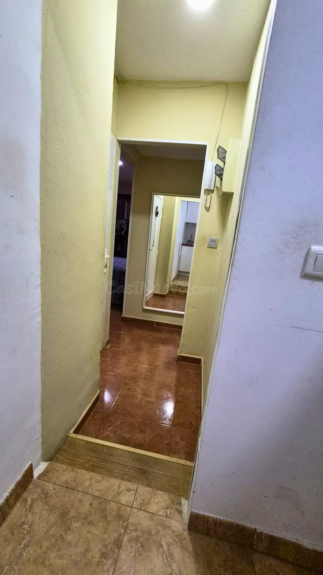 ¡SE VENDE COQUETO Y LUMINOSO PISO CON BALCÓN A 230M DE LAS C - foto 5