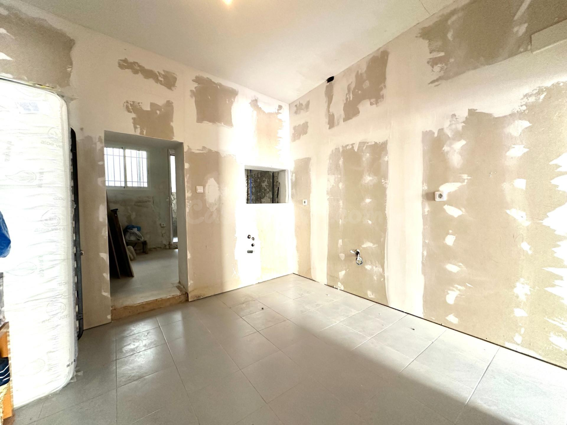 CASA CON GRAN POTENCIAL EN PLENO CENTRO!!