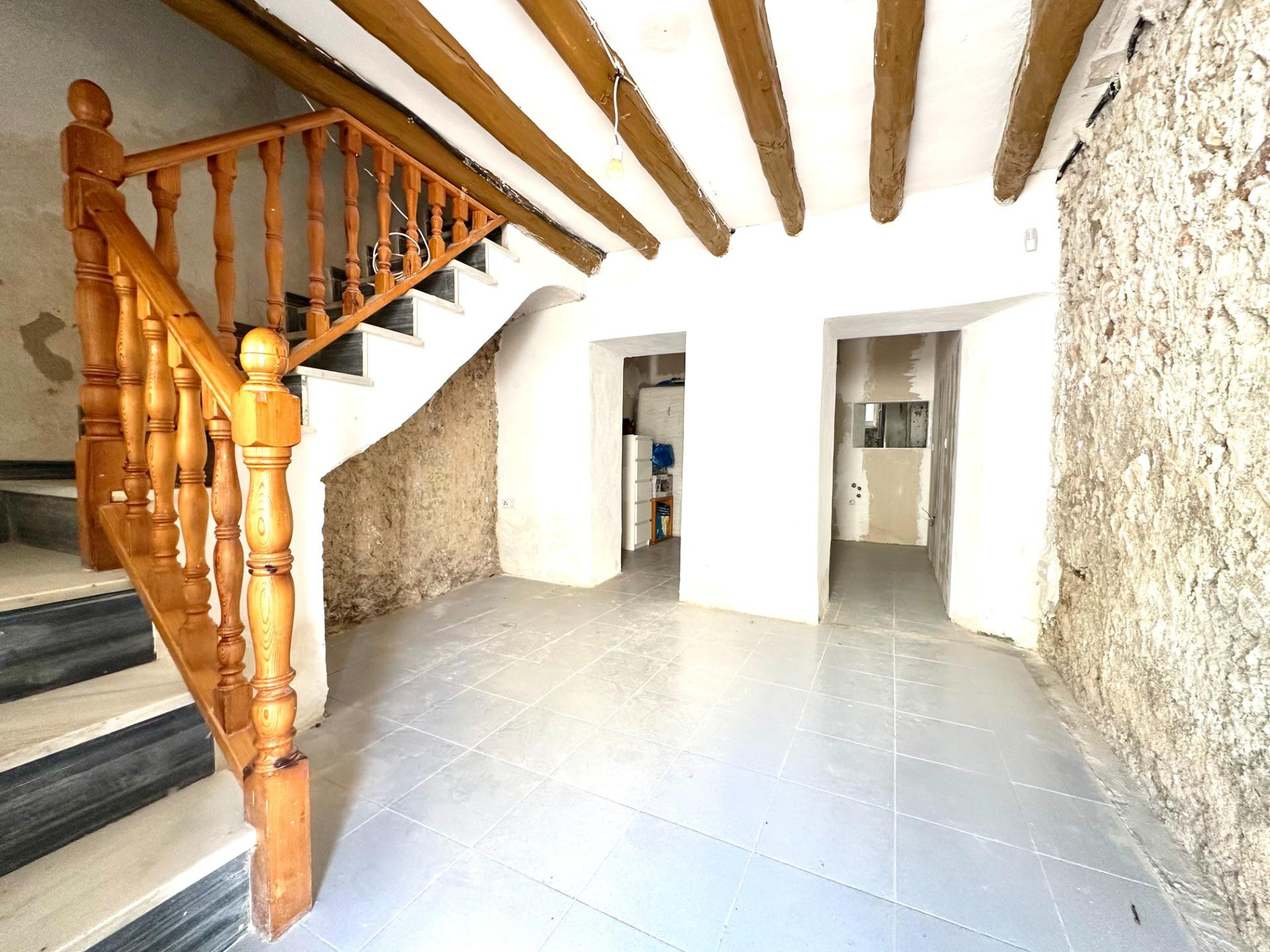 CASA CON GRAN POTENCIAL EN PLENO CENTRO!! - foto 3