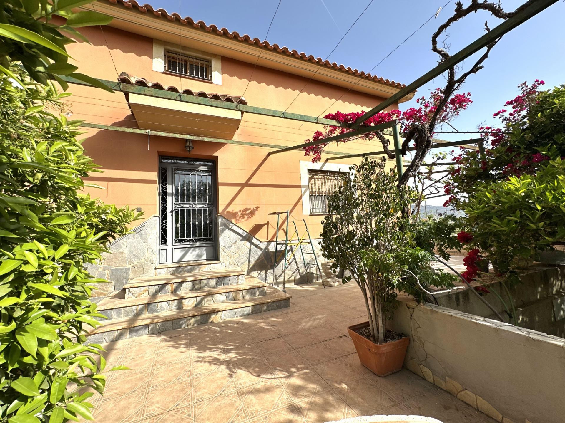EL CHALET QUE LO TIENE TODO EN TERCIA: ¡ESPACIO, POTENCIAL Y A UN PASO DE LORCA! - foto 2