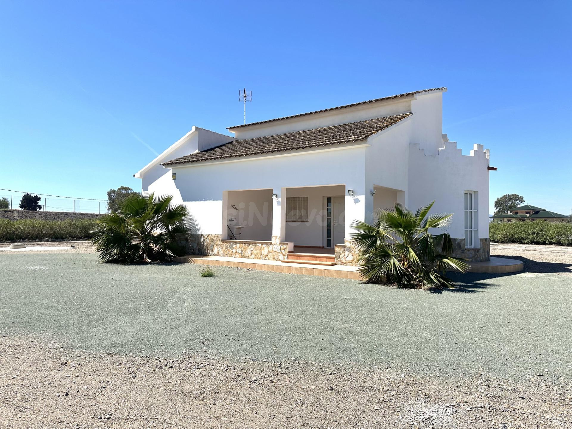 A UN PASO DE LORCA Y ÁGUILAS: CASA CON PARCELA Y 3 DORMITORIOS! - foto 2