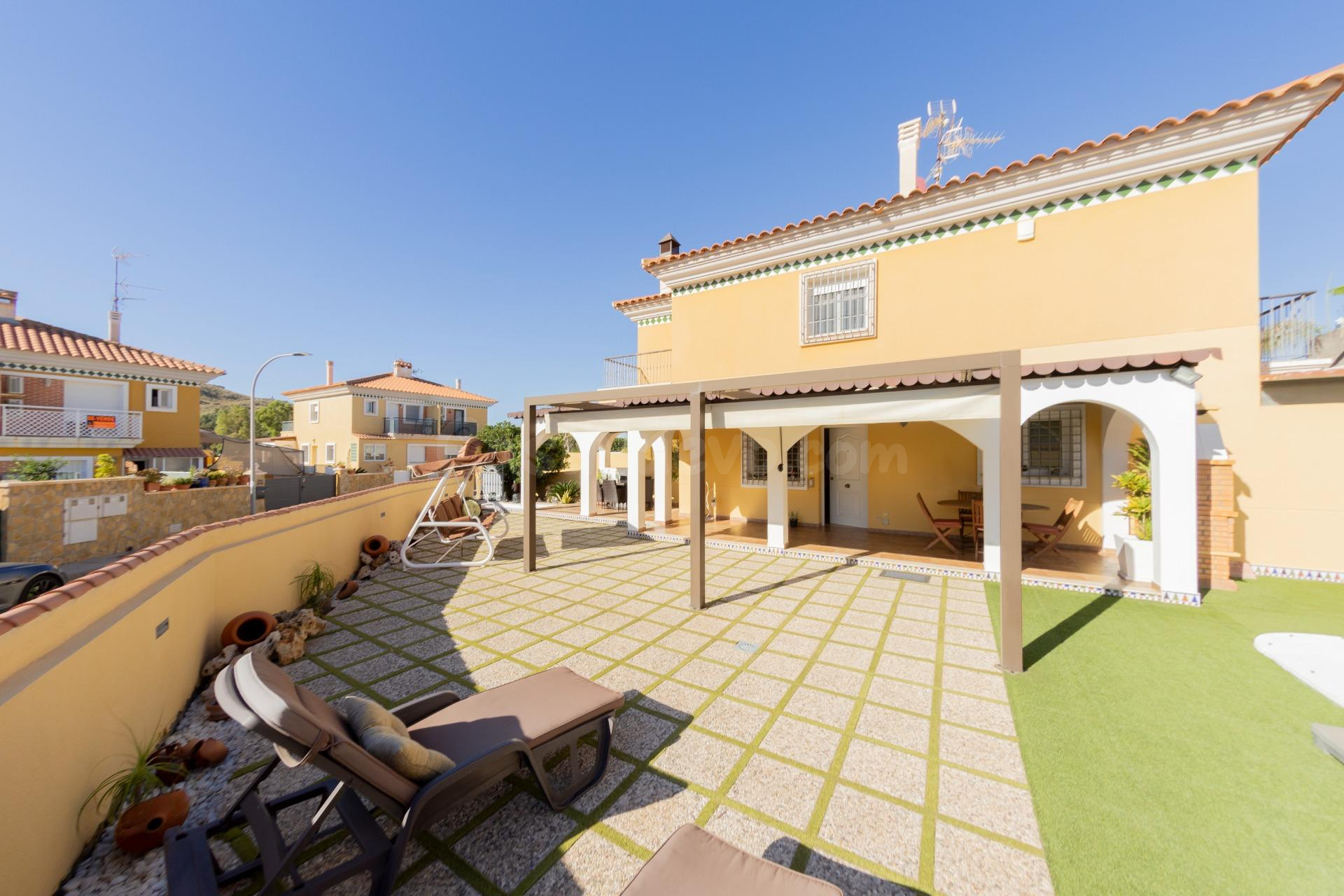 EXCLUSIVO CHALET EN CALABARDINA - ÁGUILAS A 500m DEL MAR!! - foto 3