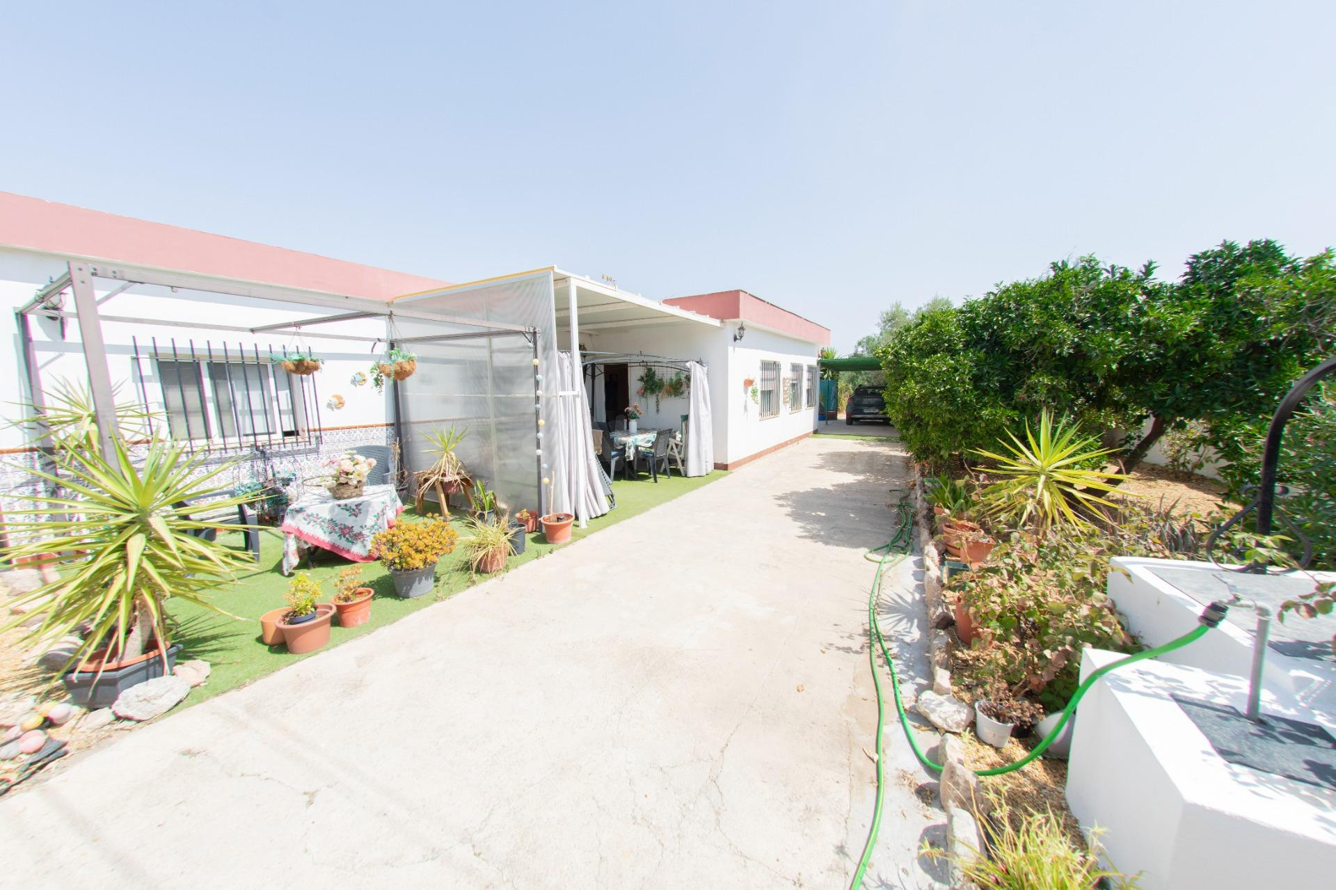 EXCLUSIVA! ESPACIO, TRANQUILIDAD Y MUCHAS POSIBILIDADES EN EL CAMPO!