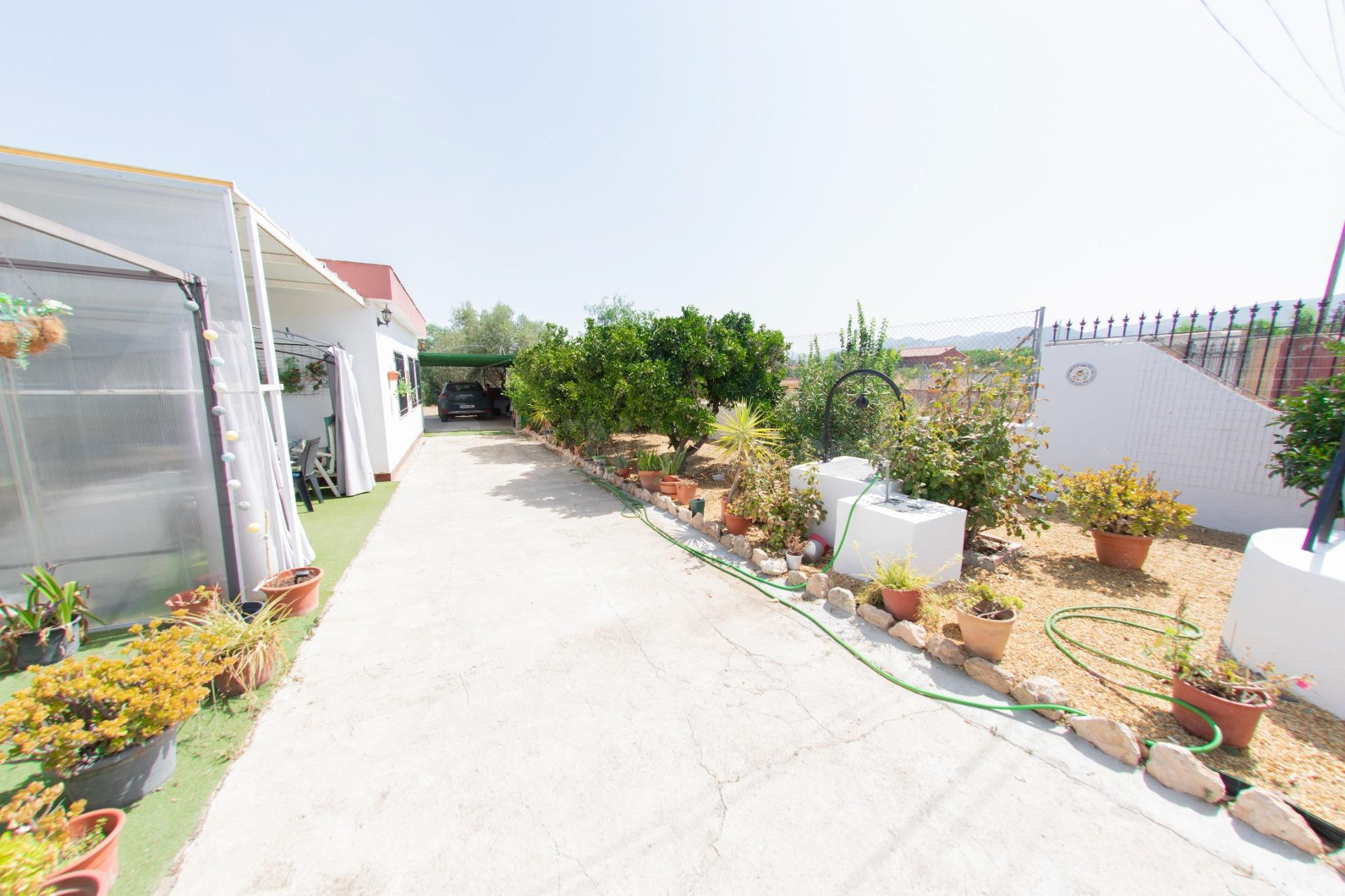 EXCLUSIVA! ESPACIO, TRANQUILIDAD Y MUCHAS POSIBILIDADES EN EL CAMPO! - foto 2