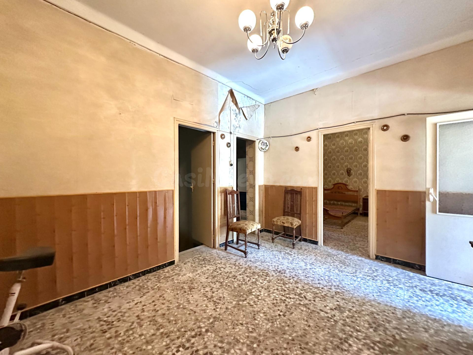 EN EXCLUSIVA CASA CON GRAN POTENCIAL EN PUERTO LUMBRERAS!
