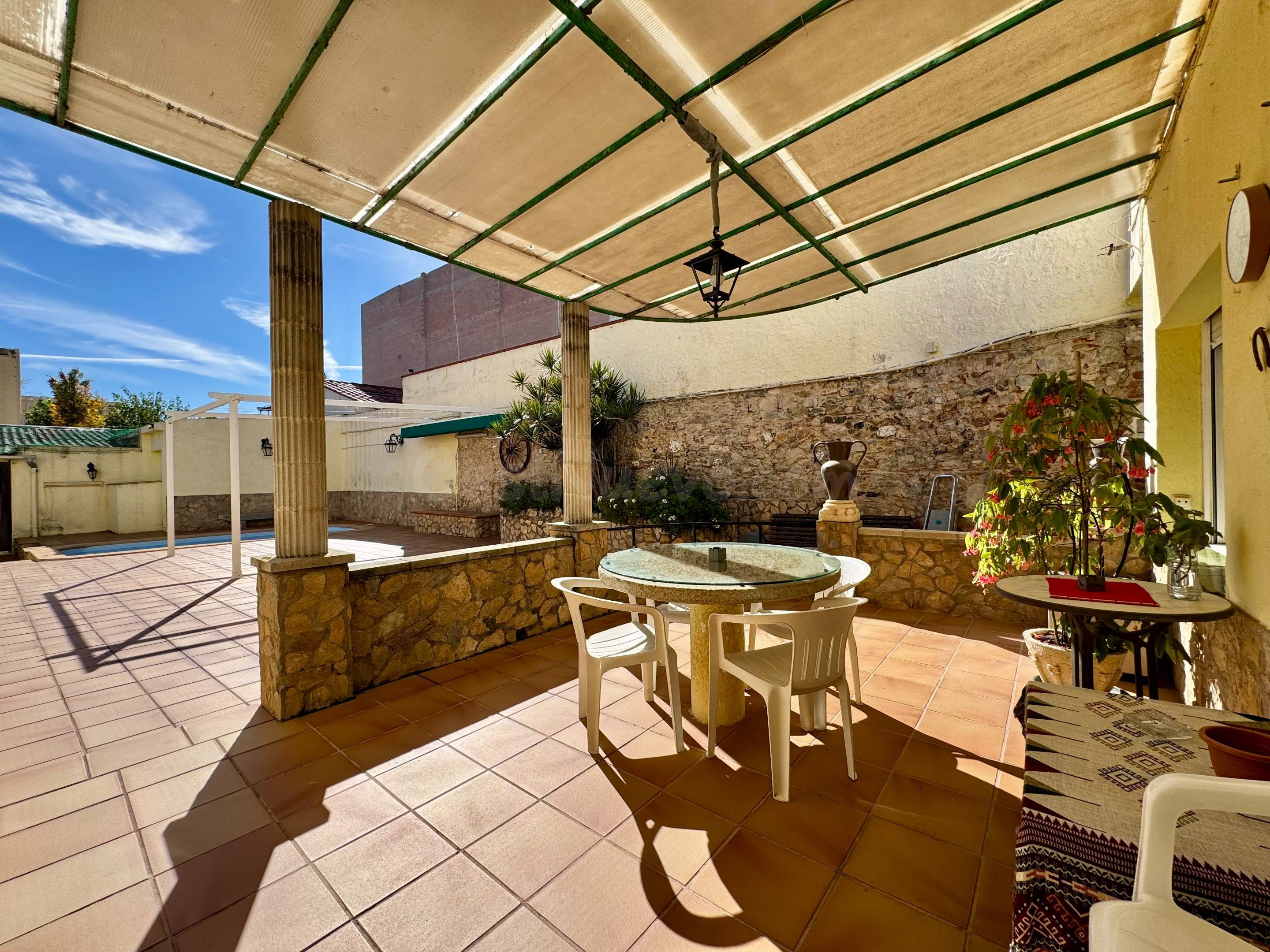 ¡Casa de pueblo con múltiples posibilidades en el centro de  - foto 4