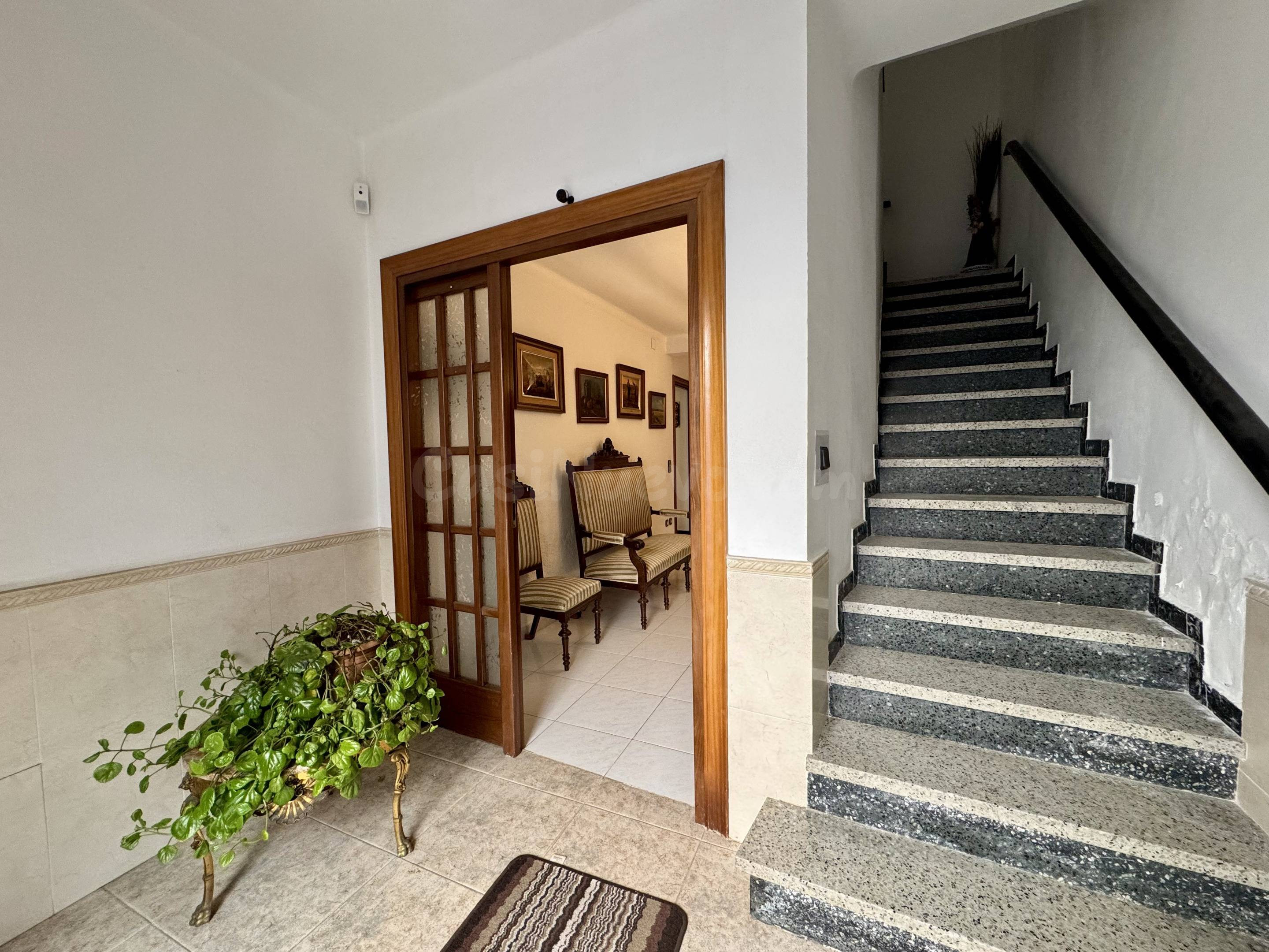 ¡Casa de pueblo con múltiples posibilidades en el centro de  - foto 5
