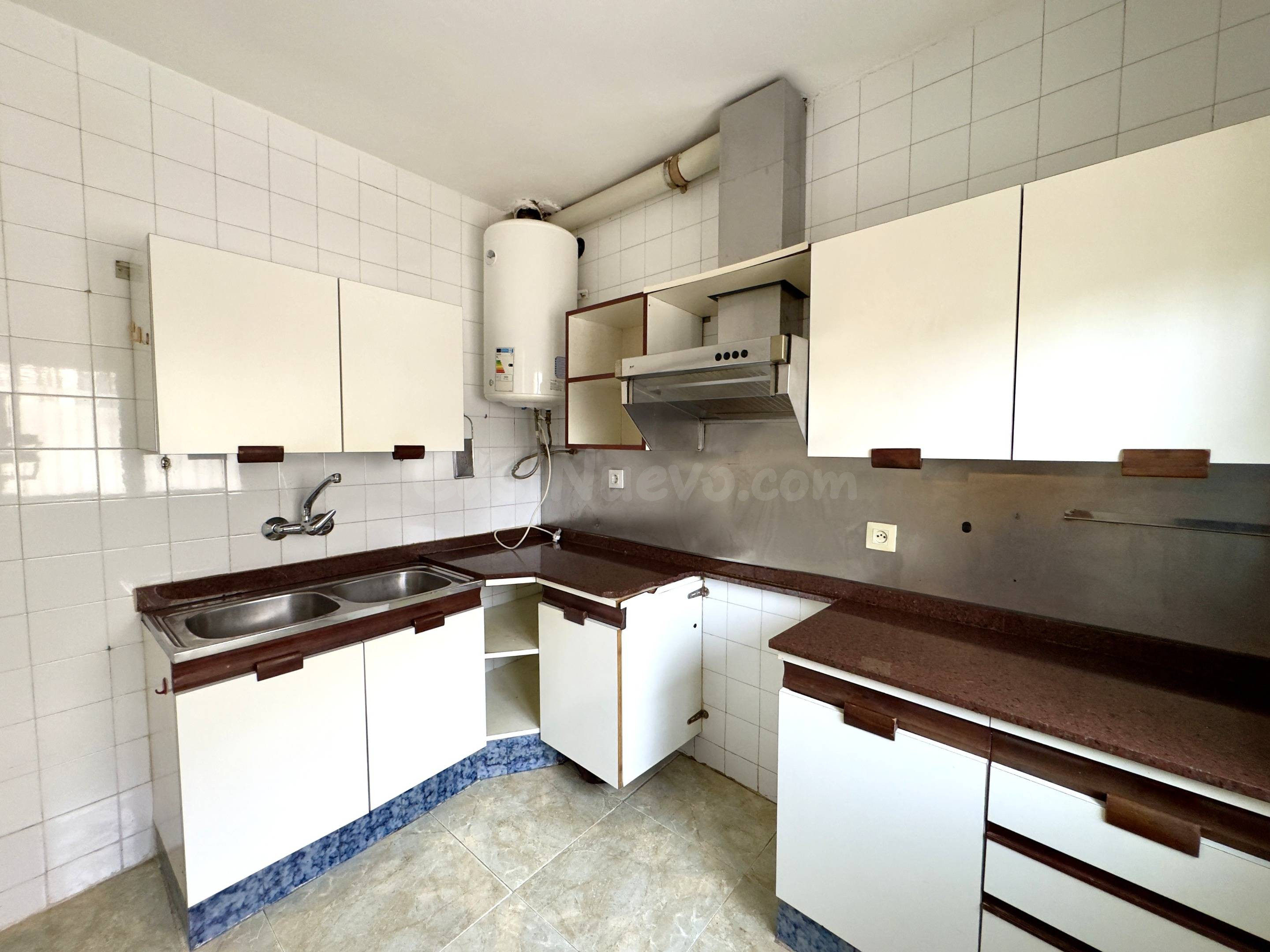 ¡DESCUBRE ESTA ACOGEDORA CASA ADOSADA EN BLANES! - foto 4