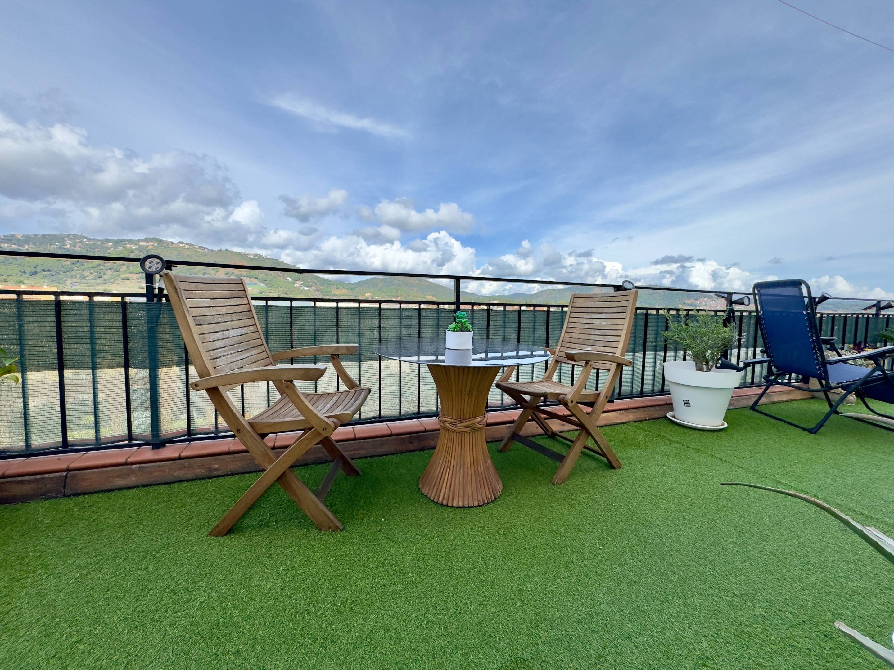 SOBRE ÁTICO CON GRAN TERRAZA Y PARKING INCLUIDO EN PINEDA DE - foto 5