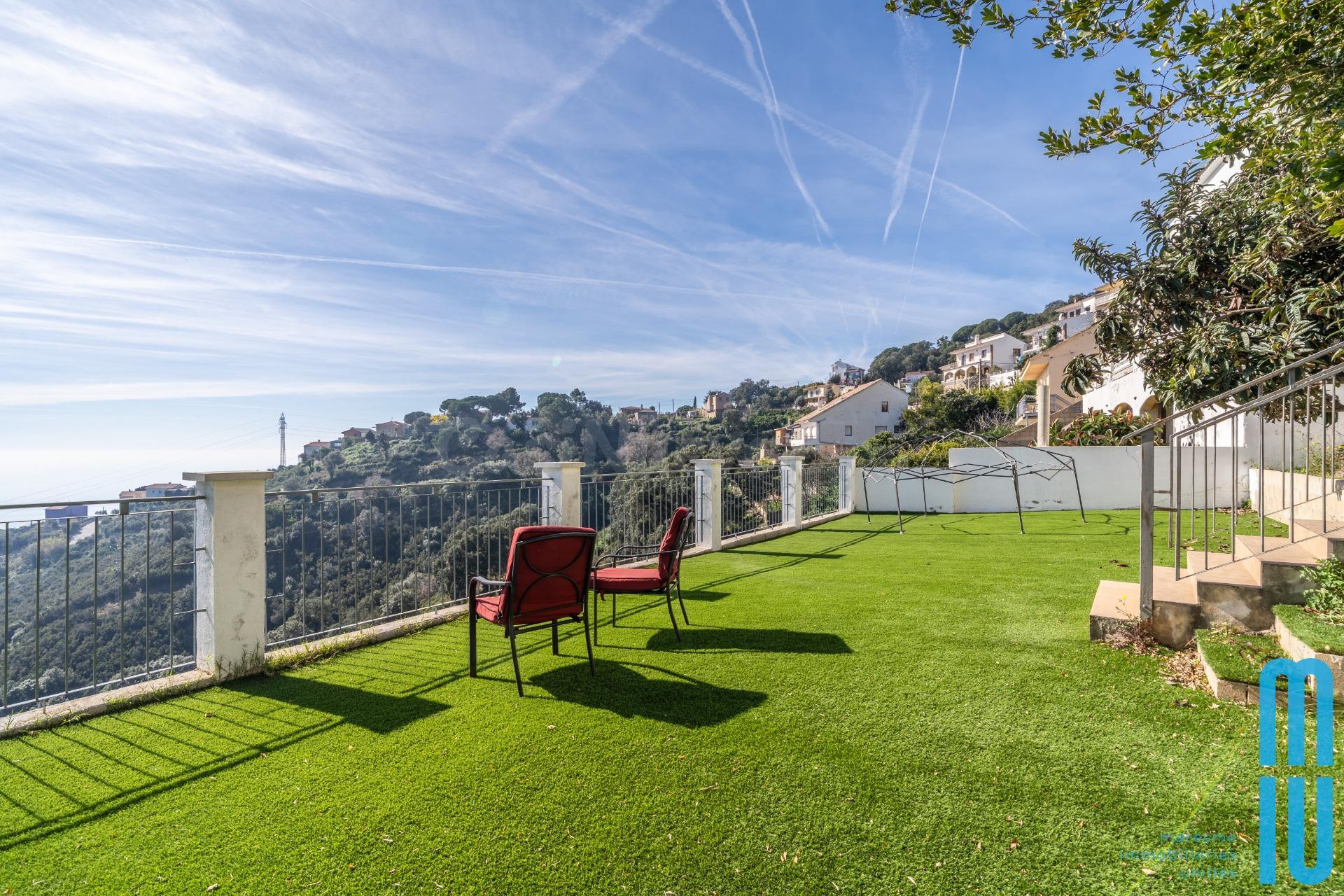 CASA A 4 VIENTOS CON PRECIOSAS VISTAS AL MAR