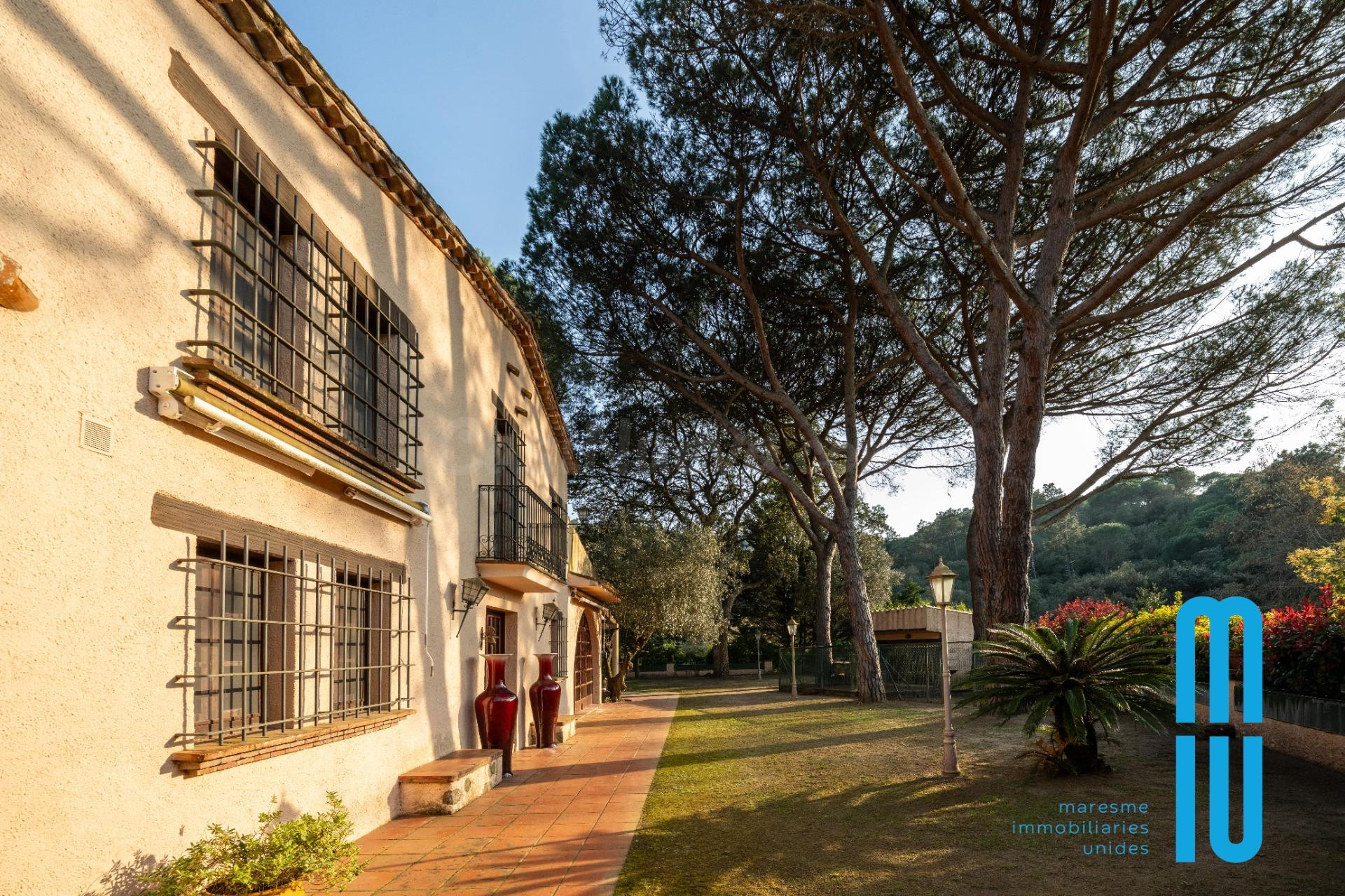 Espectacular Finca Rústica con 2 Masías del s.XVIII y Máxima - foto 2