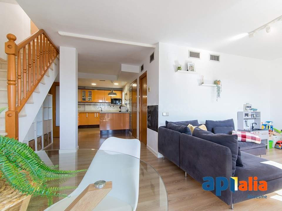 Exclusivo ático-dúplex en Pineda de Mar con terraza y plaza 