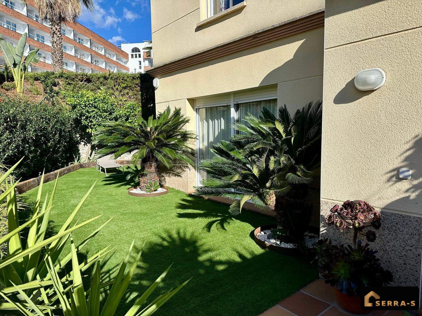 FANTÁSTICA CASA ADOSADA CON PISCINA, JARDÍN Y PARKING - foto 3
