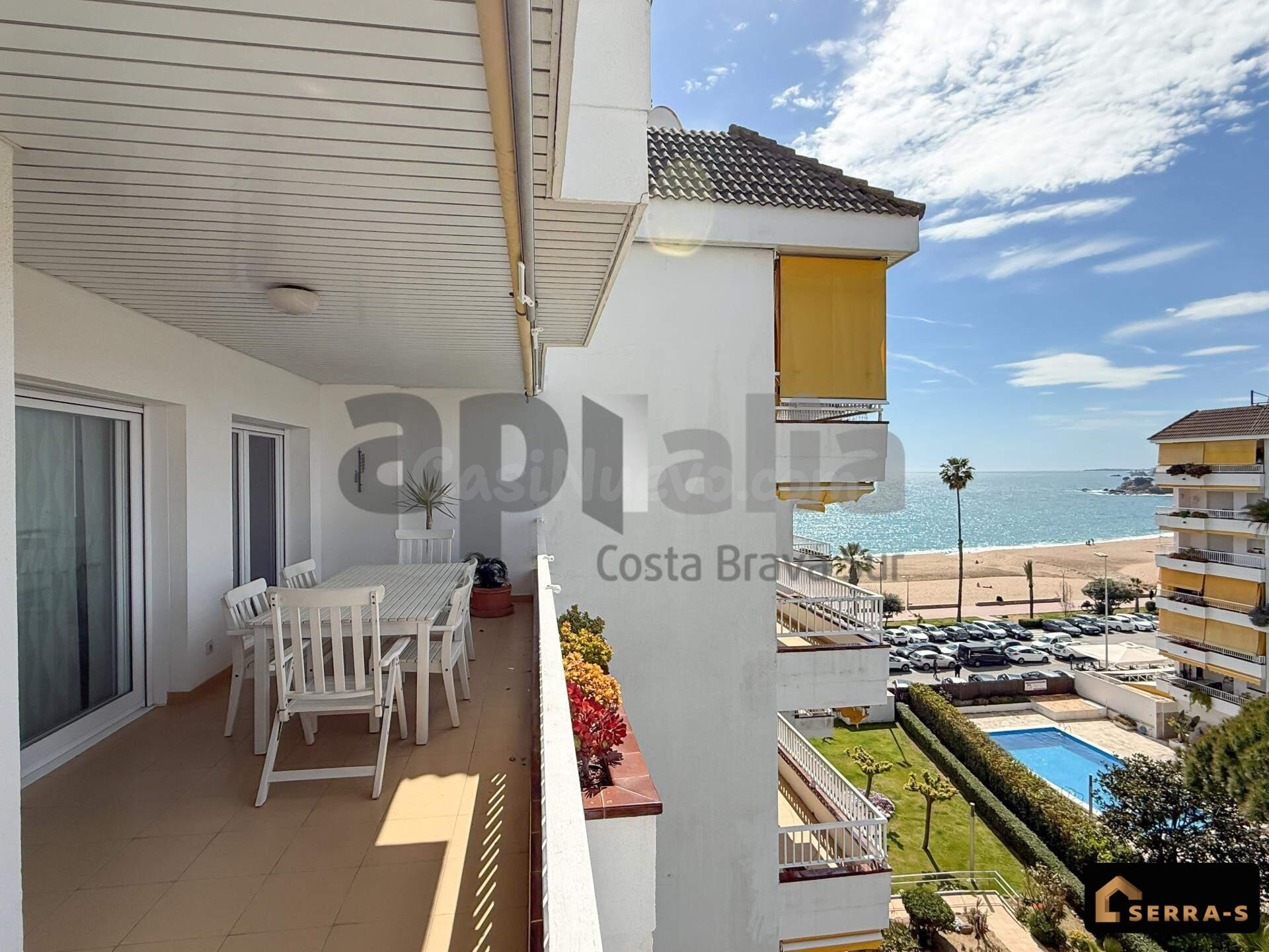 PRECIOSO PISO EN LLORET CON PISCINA Y A POCOS PASOS DEL MAR! - foto 2
