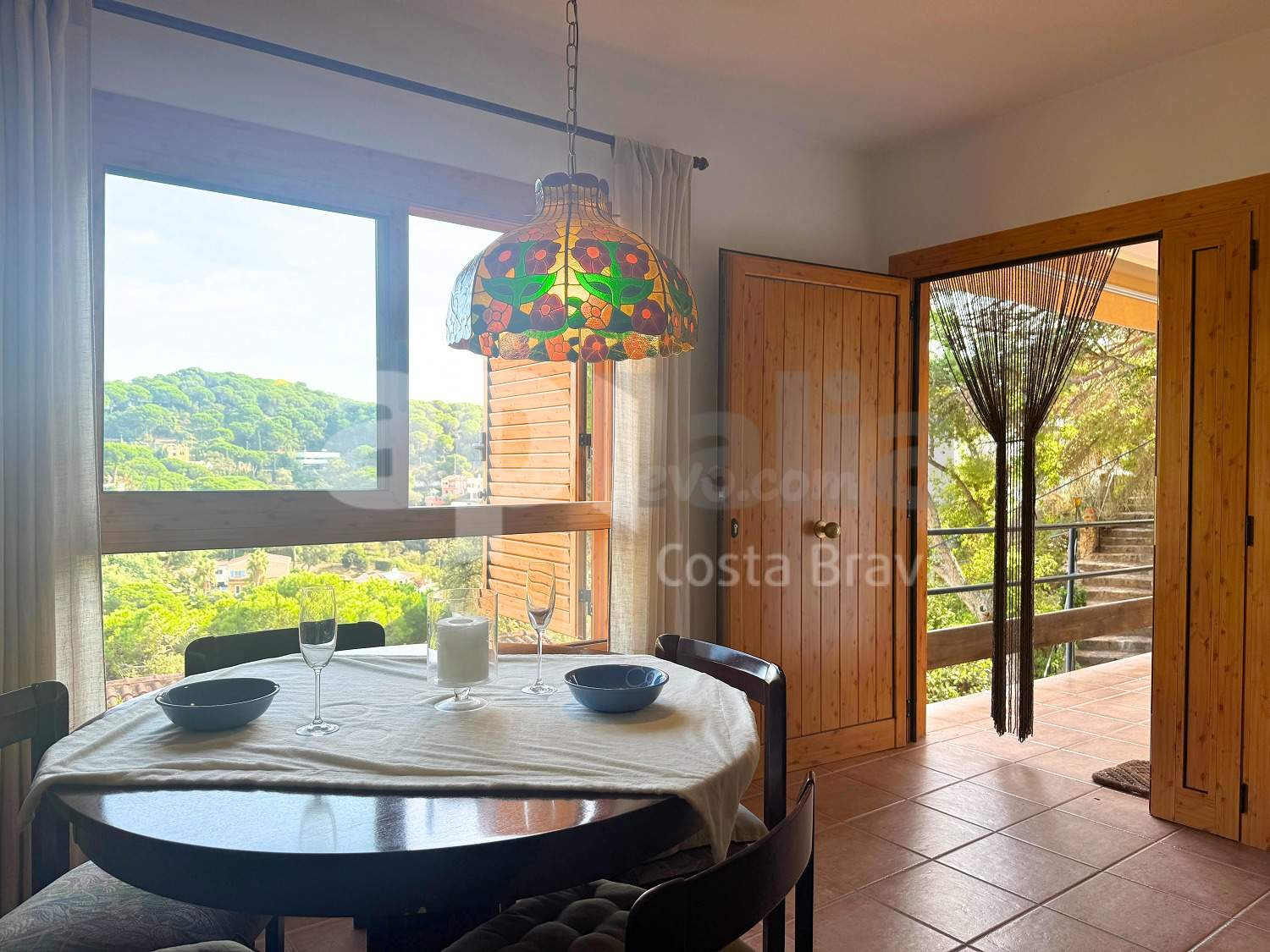 EXCLUSIVO APARTAMENTO REFORMADO EN CALA CANYELLES