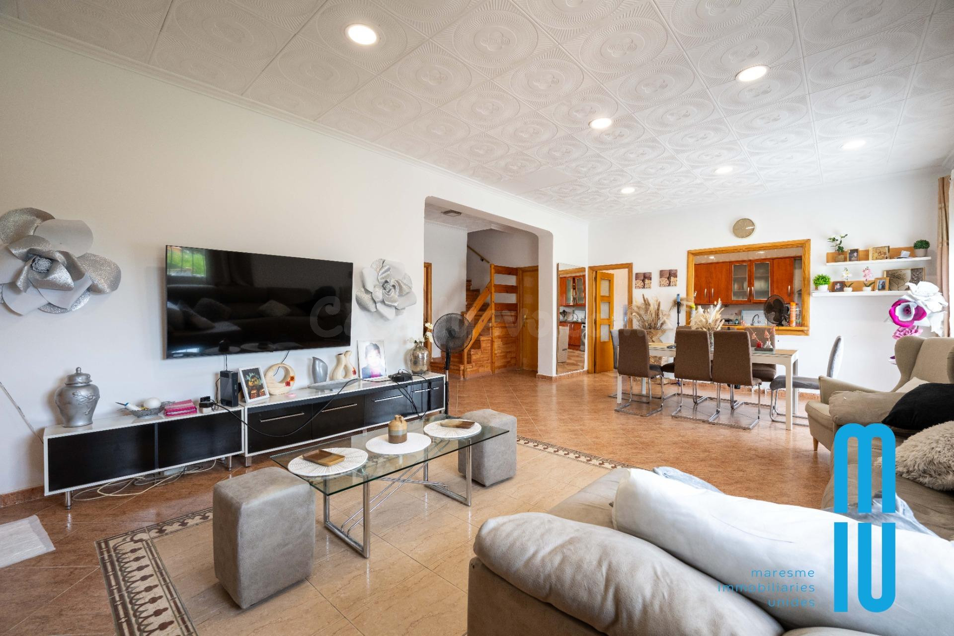 ¡Gran oportunidad en Fogars de la Selva! Finca de 456 m2 ide