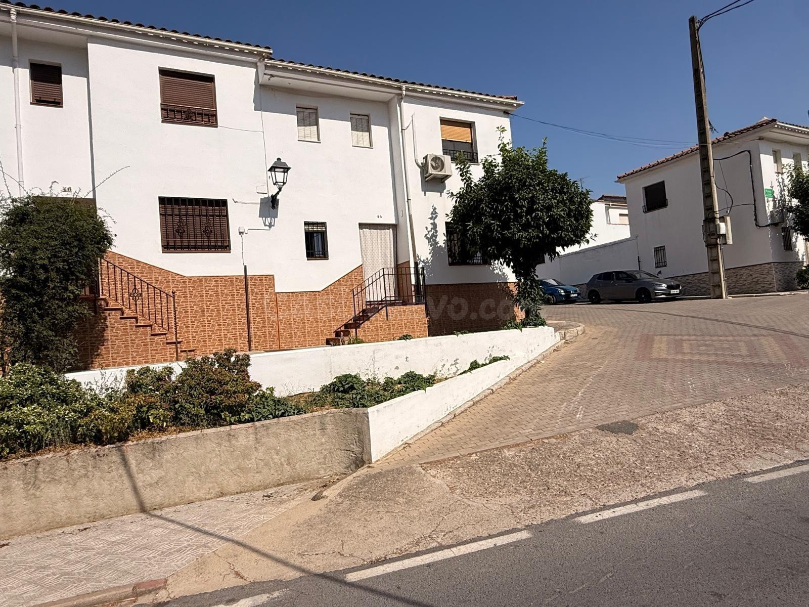 Casa de esquina de dos plantas en el Barrio de La Verbena –  - foto 3
