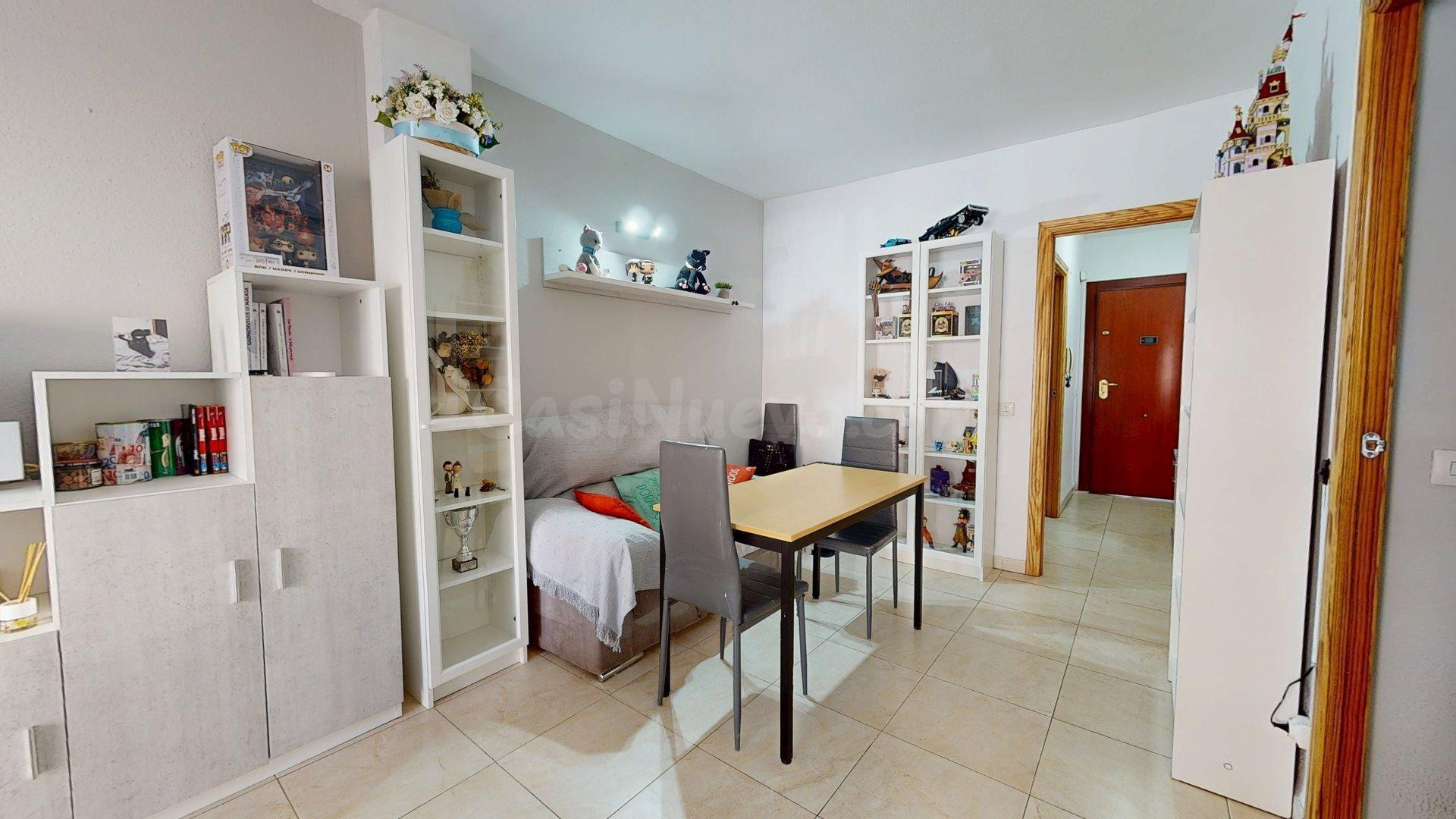Amplia vivienda en Medina Azahara de 3 dormitorios con terraza junto al centro y la estación - foto 3