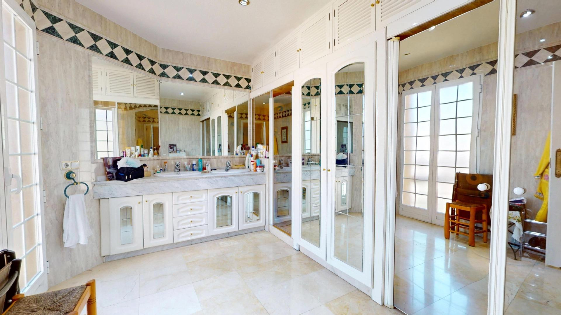 IMPRESIONANTE VIVIENDA EXTERIOR EN PLENA PLAZA DE COSTASOL C - foto 5
