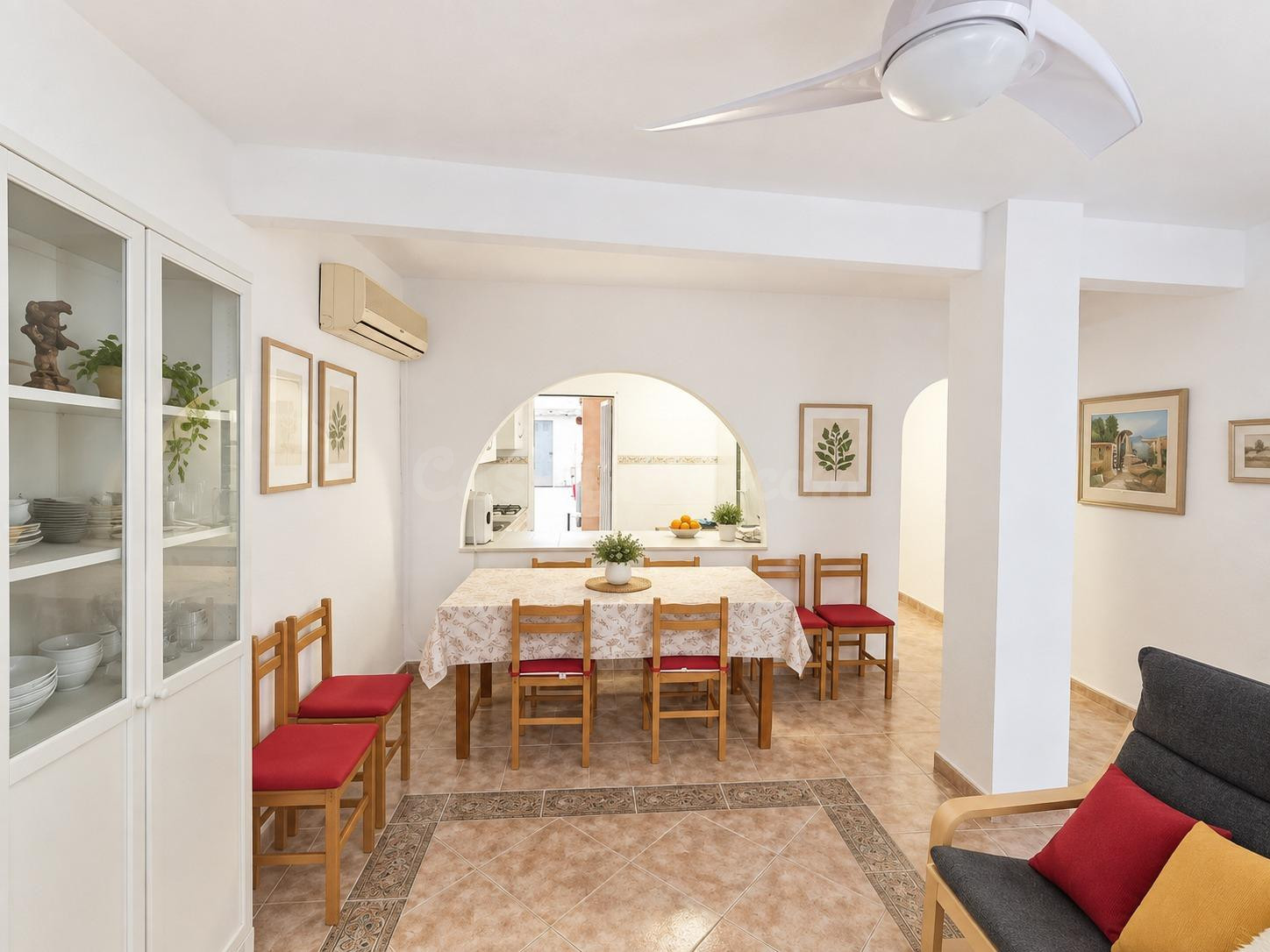 Preciosa Casa en planta baja, 3 dormitorios, a solo 200 metr - foto 2