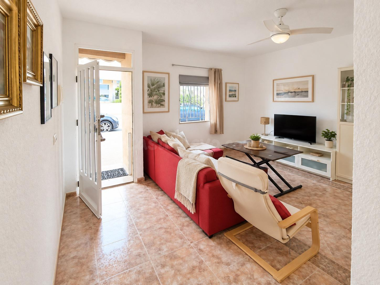 Preciosa Casa en planta baja, 3 dormitorios, a solo 200 metr - foto 3