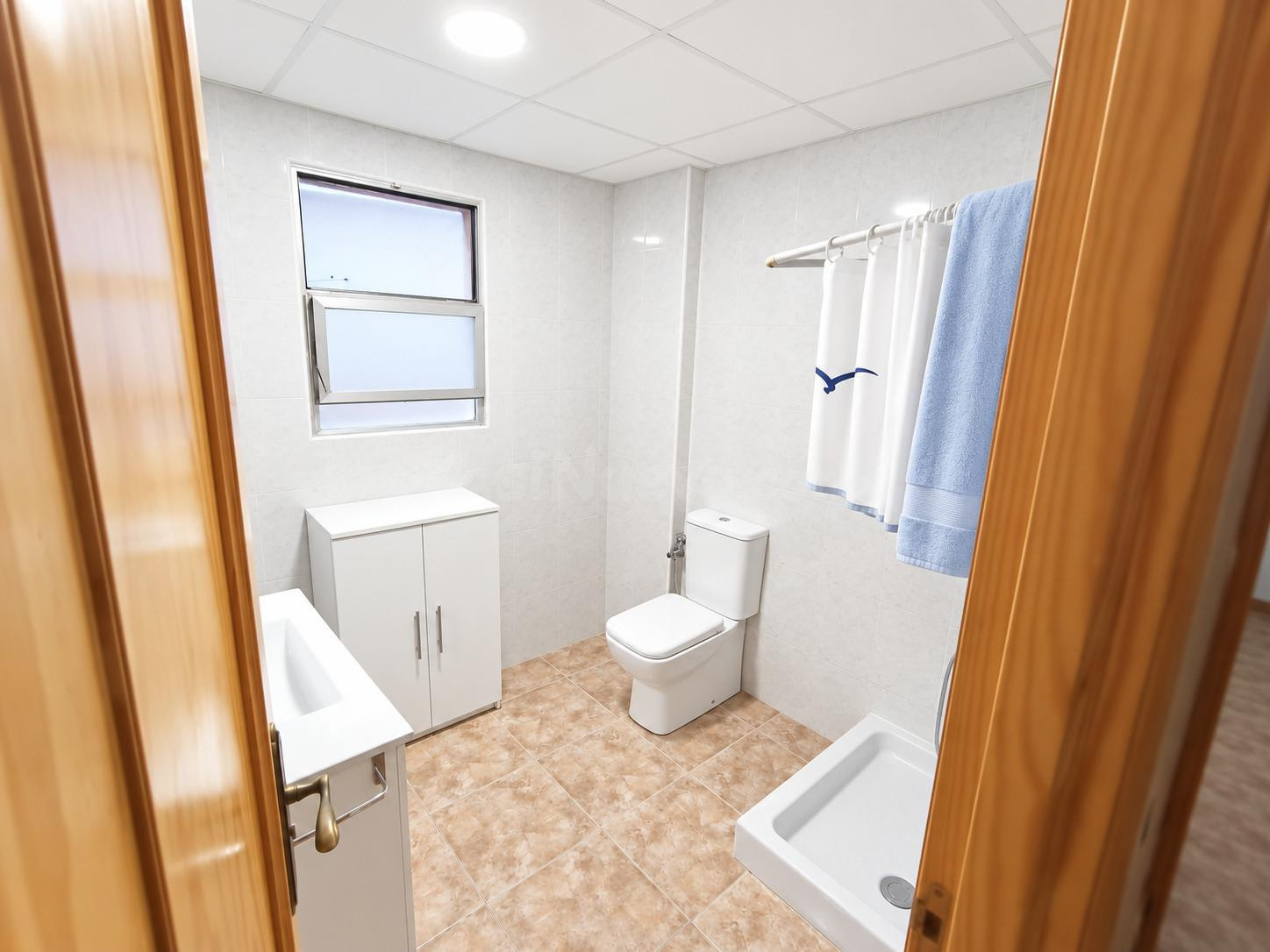 Preciosa Casa en planta baja, 3 dormitorios, a solo 200 metr - foto 5