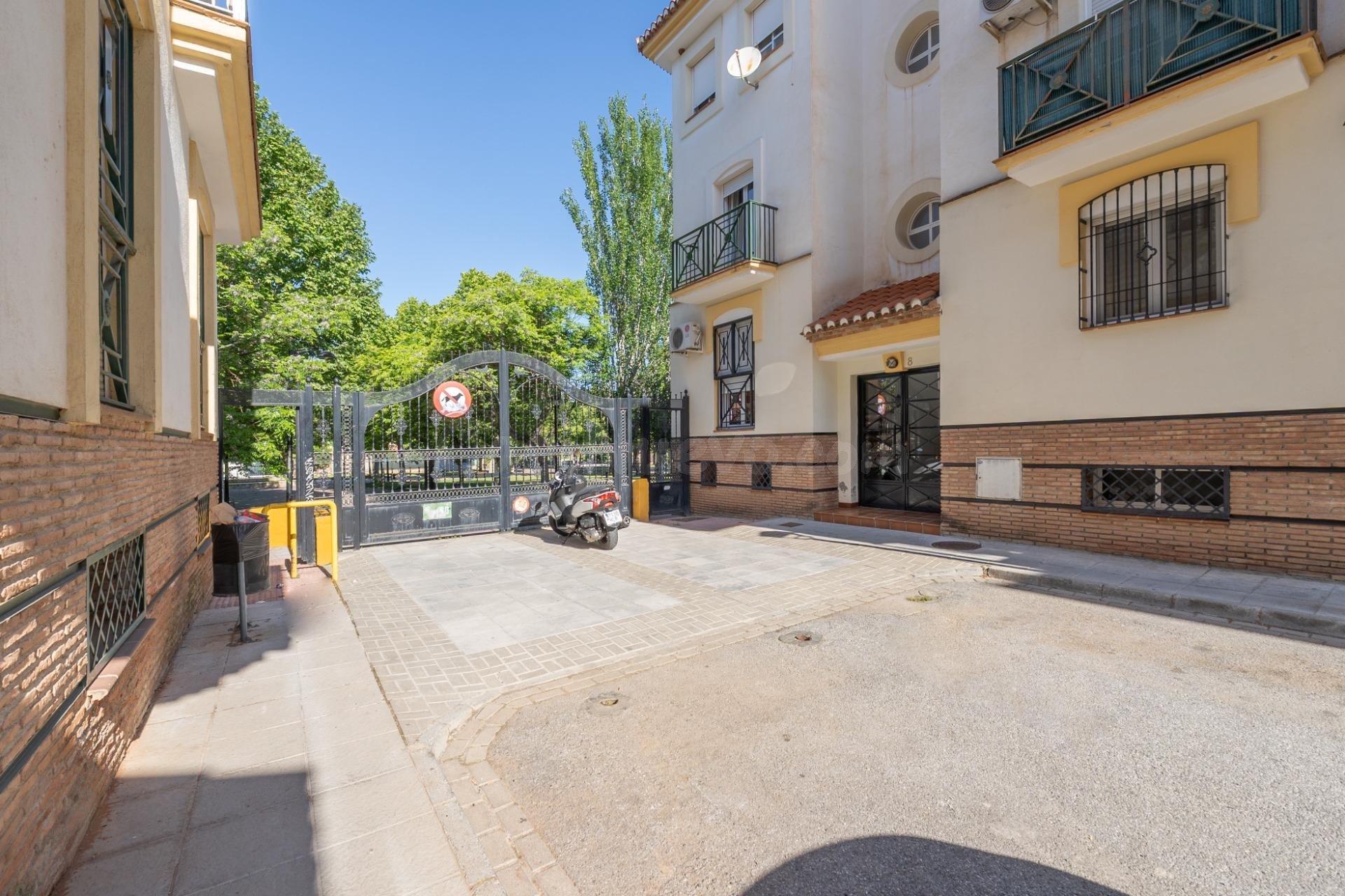 Piso en esquina en Ogijares - foto 3
