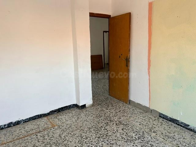 Piso en Torres de Cotillas para reformar - foto 2