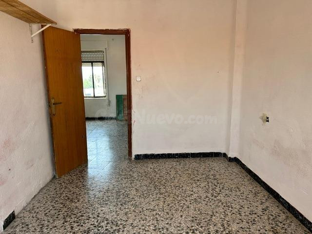 Piso en Torres de Cotillas para reformar - foto 4