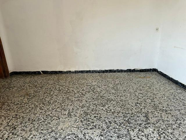 Piso en Torres de Cotillas para reformar - foto 5