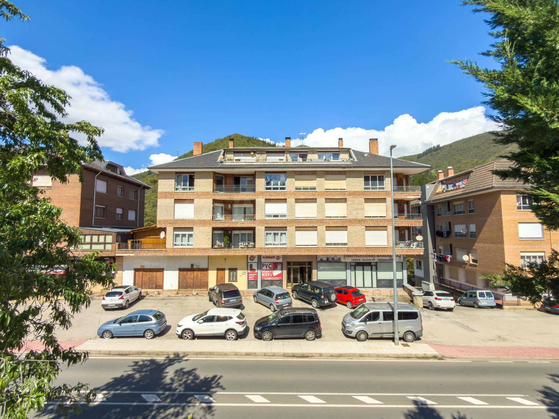 ¡EL PISO QUE MARCA LA DIFERENCIA EN OJEDO! 4 habitaciones, 2 BAÑOS, TERRAZA Y CHIMENEA ¡GENEROSOS ESPACIOS, LUMINOSIDAD Y VISTAS! (ver vídeo)