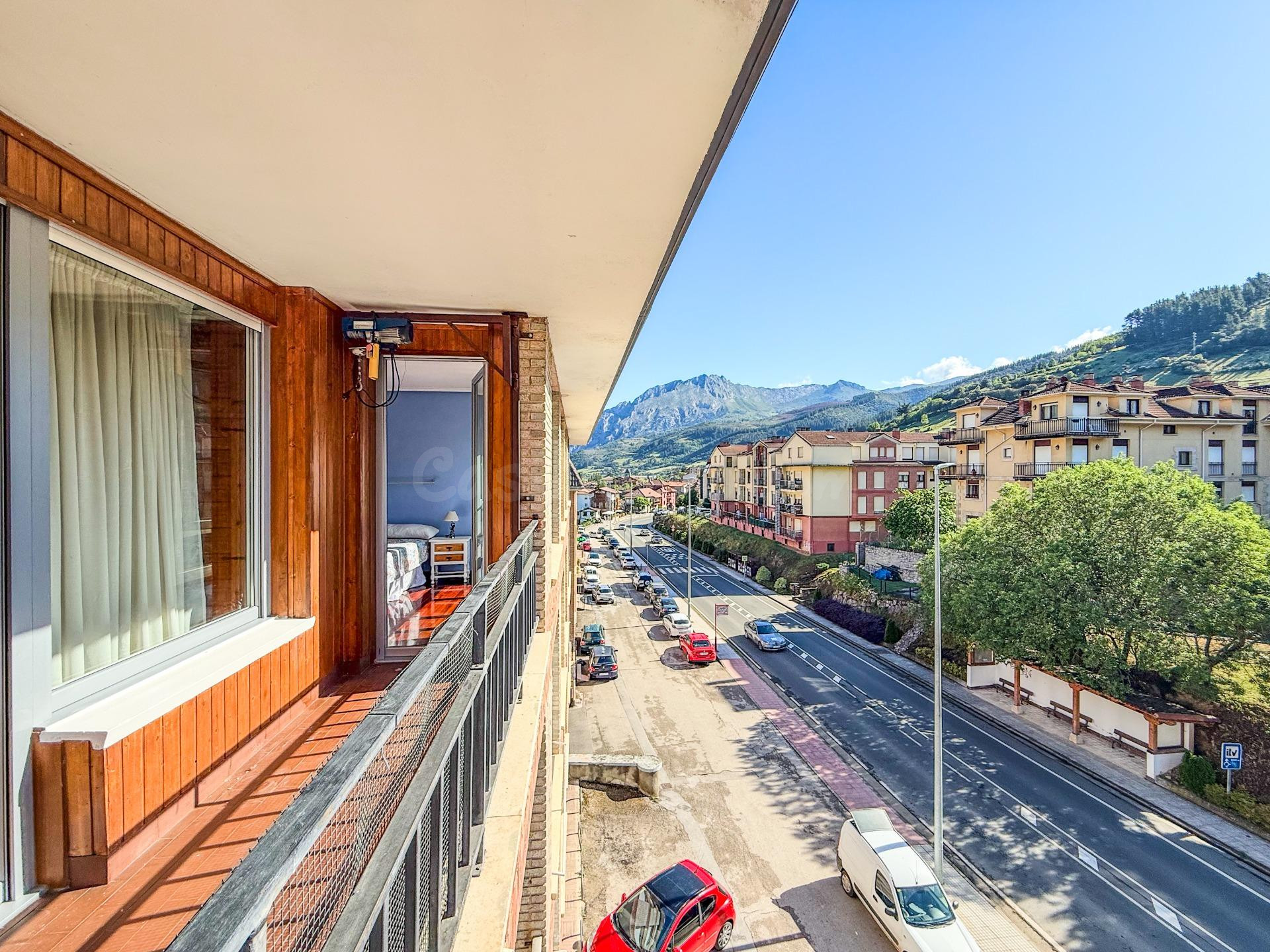 ¡EL PISO QUE MARCA LA DIFERENCIA EN OJEDO! 4 habitaciones, 2 - foto 3
