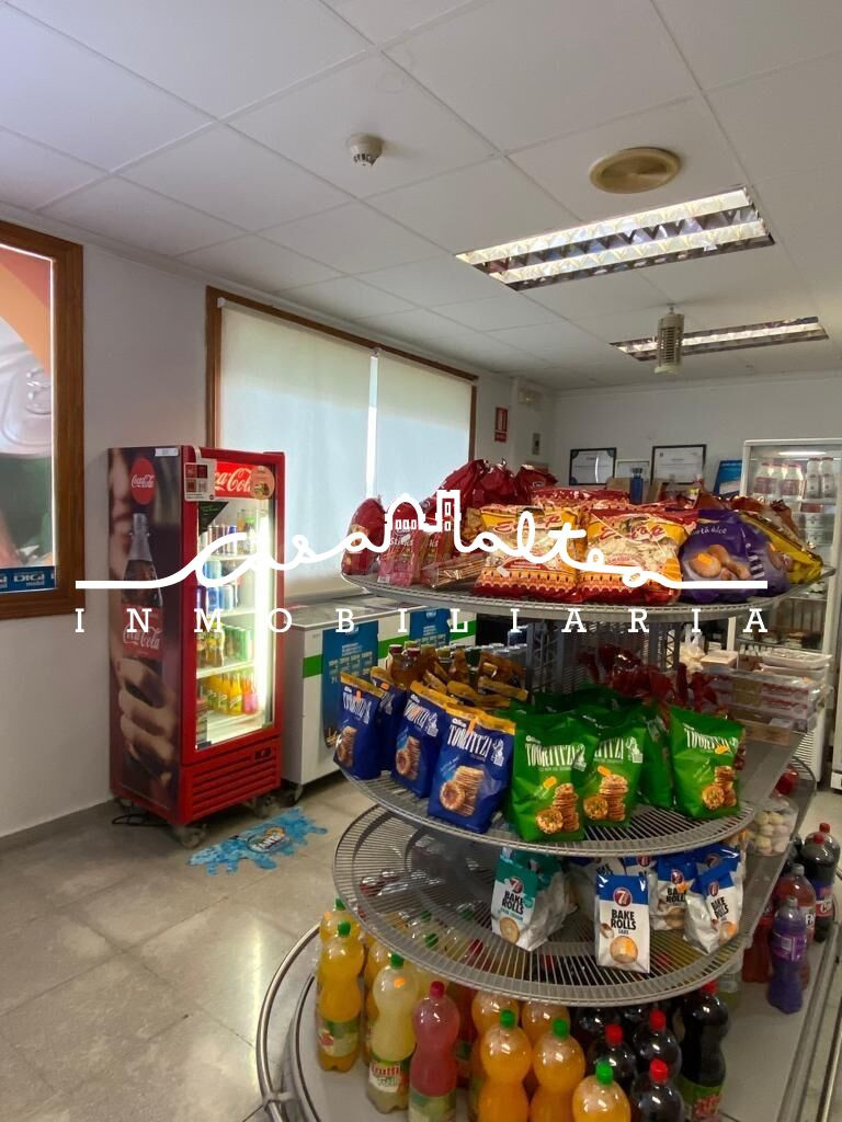 SE VENDE LOCAL EN EL CENTRO DE ALTEA