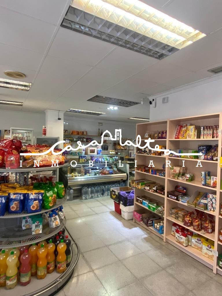 SE VENDE LOCAL EN EL CENTRO DE ALTEA - foto 2