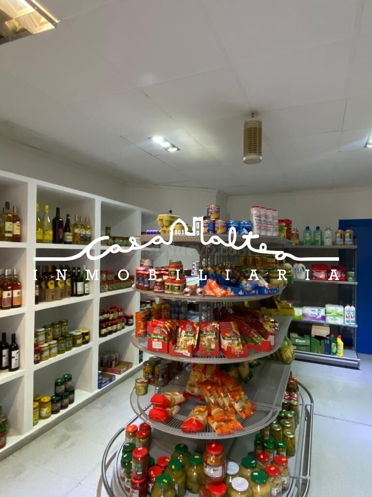 SE VENDE LOCAL EN EL CENTRO DE ALTEA - foto 3