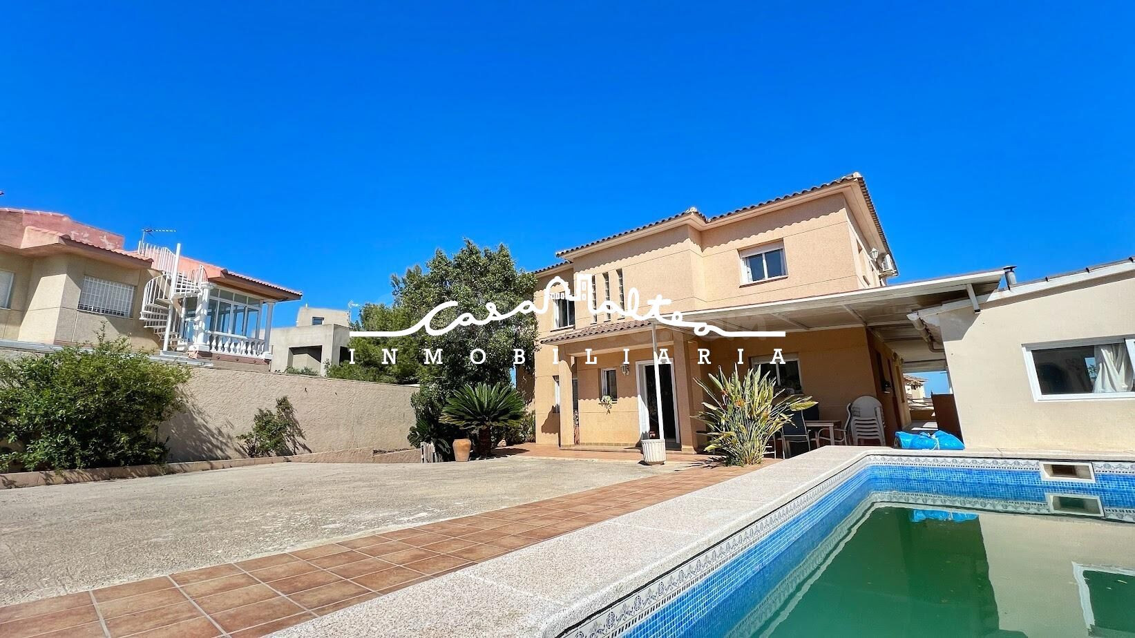 CHALET CON PARCELA Y PISCINA - DOS VIVIENDAS INDEPENDIENTES - foto 2