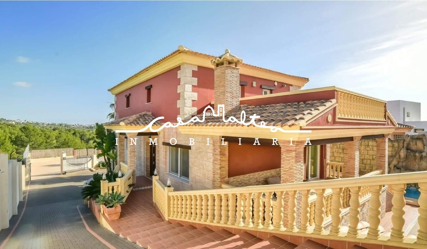 Se vende precioso y gran chalet independiente en Calpe - foto 5