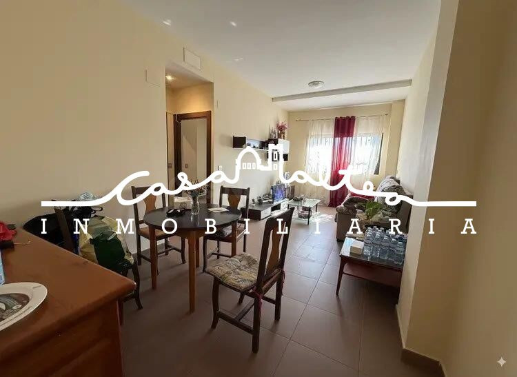 Se vende PISO PARA ENTRAR A VIVIR en el centro de LA NUCIA