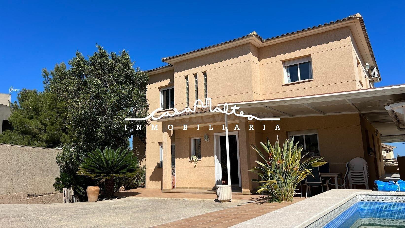ALQUILER PARA TODO EL AÑO DE PLANTA BAJA CHALET CON PARCELA 