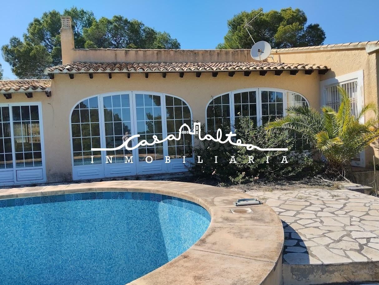 EXCLUSIVA FINCA RUSTICA CON VILLA DE LUJO JUNTO URBANIZACION - foto 2