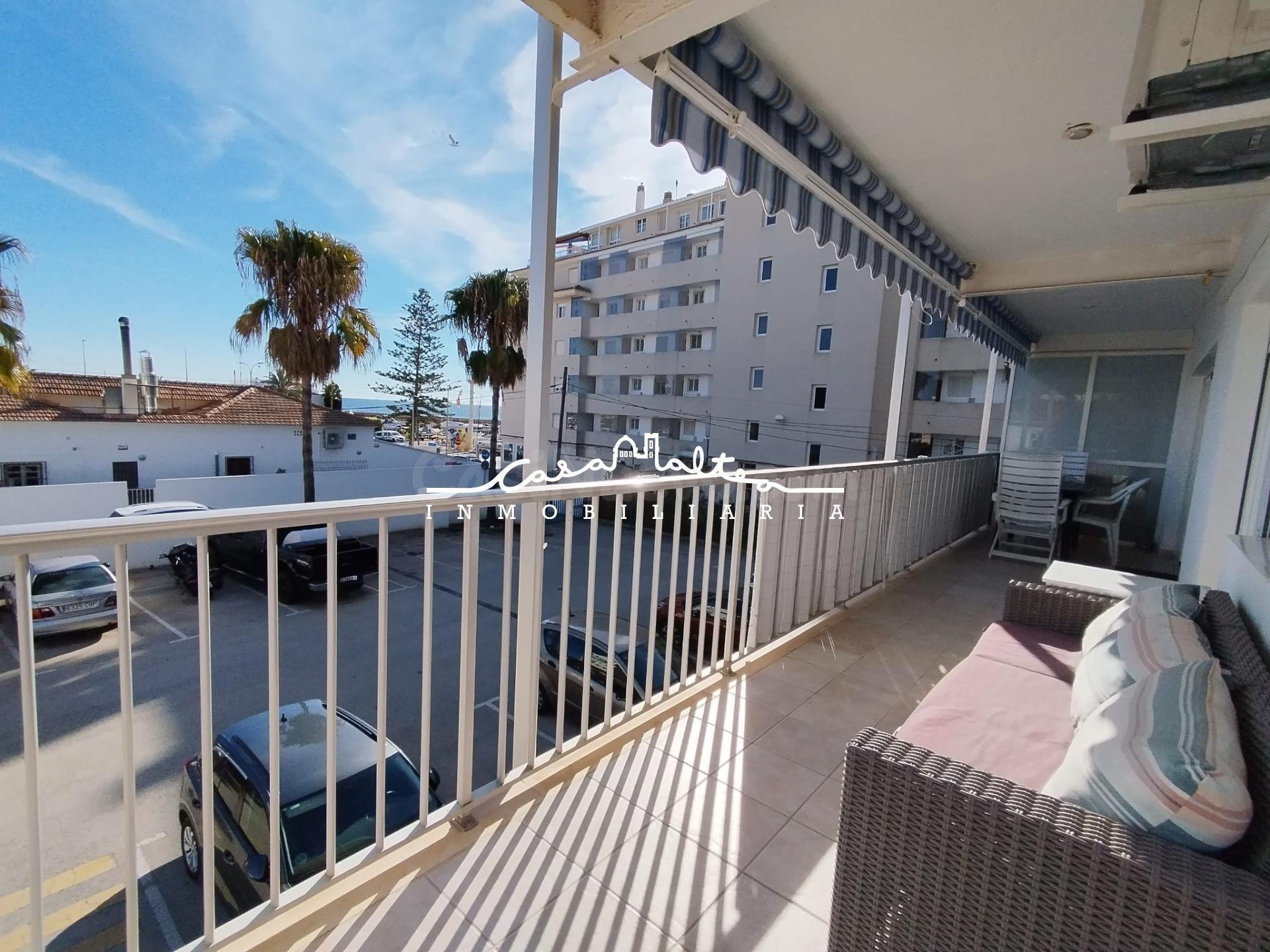 Se vende bonito y luminoso piso a pocos metros de la playa e - foto 2