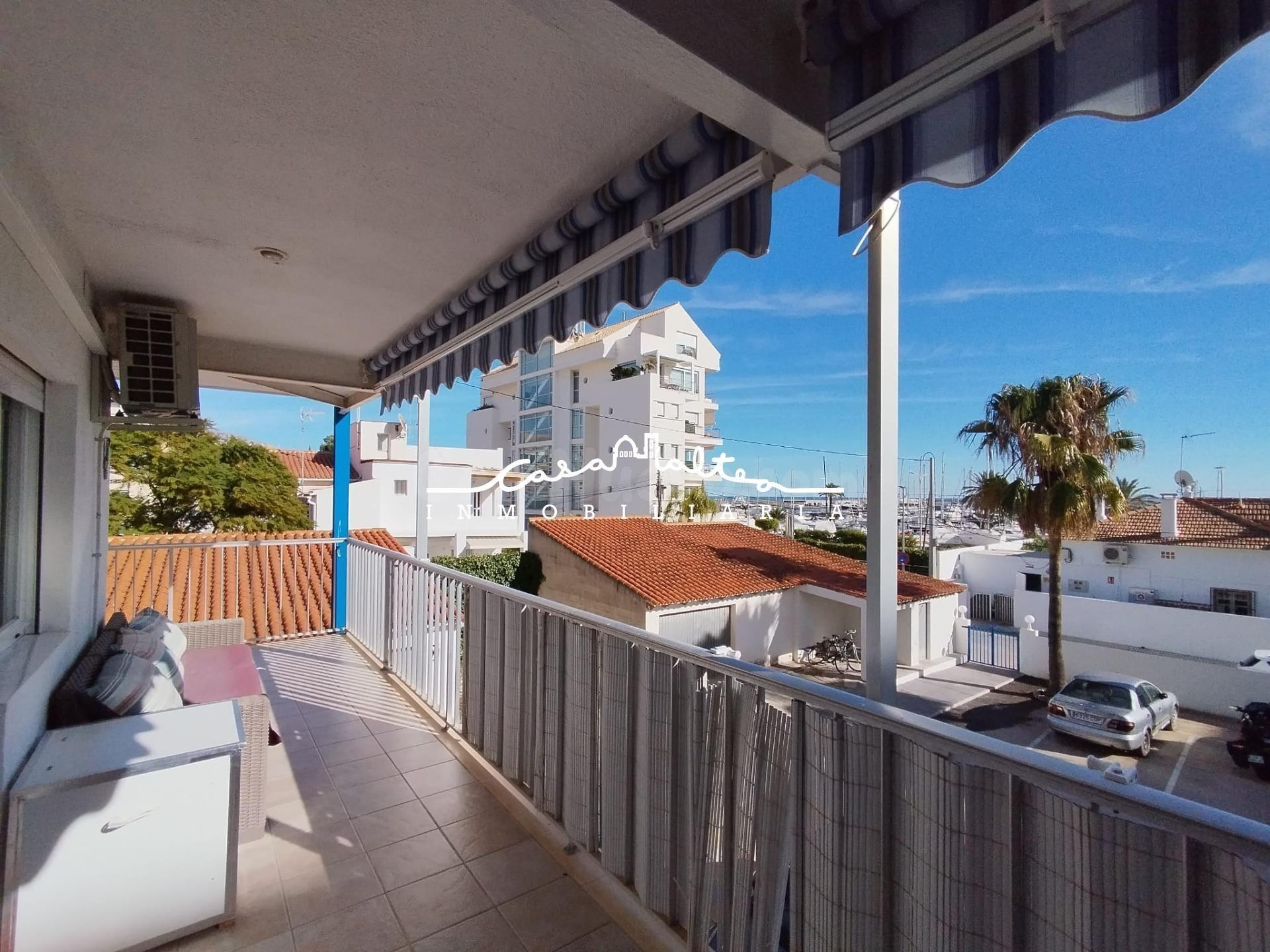 Se vende bonito y luminoso piso a pocos metros de la playa e - foto 4