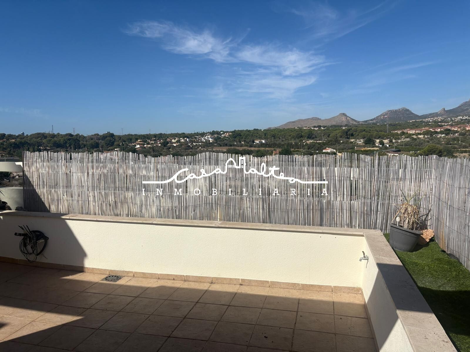 En venta ÁTICO DÚPLEX en Alfaz del Pi CON PISCINA - foto 2