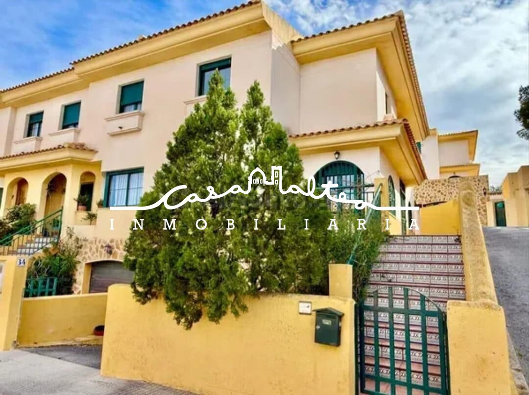 En venta chalet pareado en La Nucia