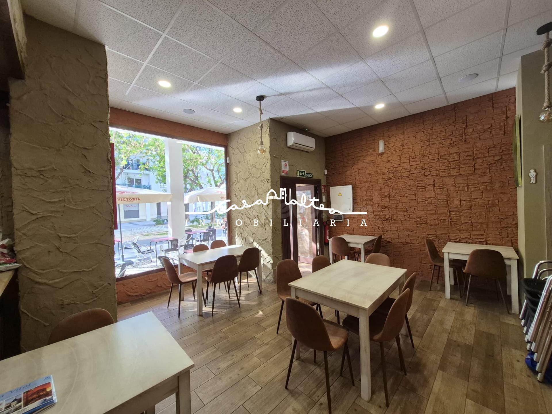 SE TRASPASA BAR-BRASERIA CON LICENCIA APERTURA EN PLENO CENTRO DE ALTEA