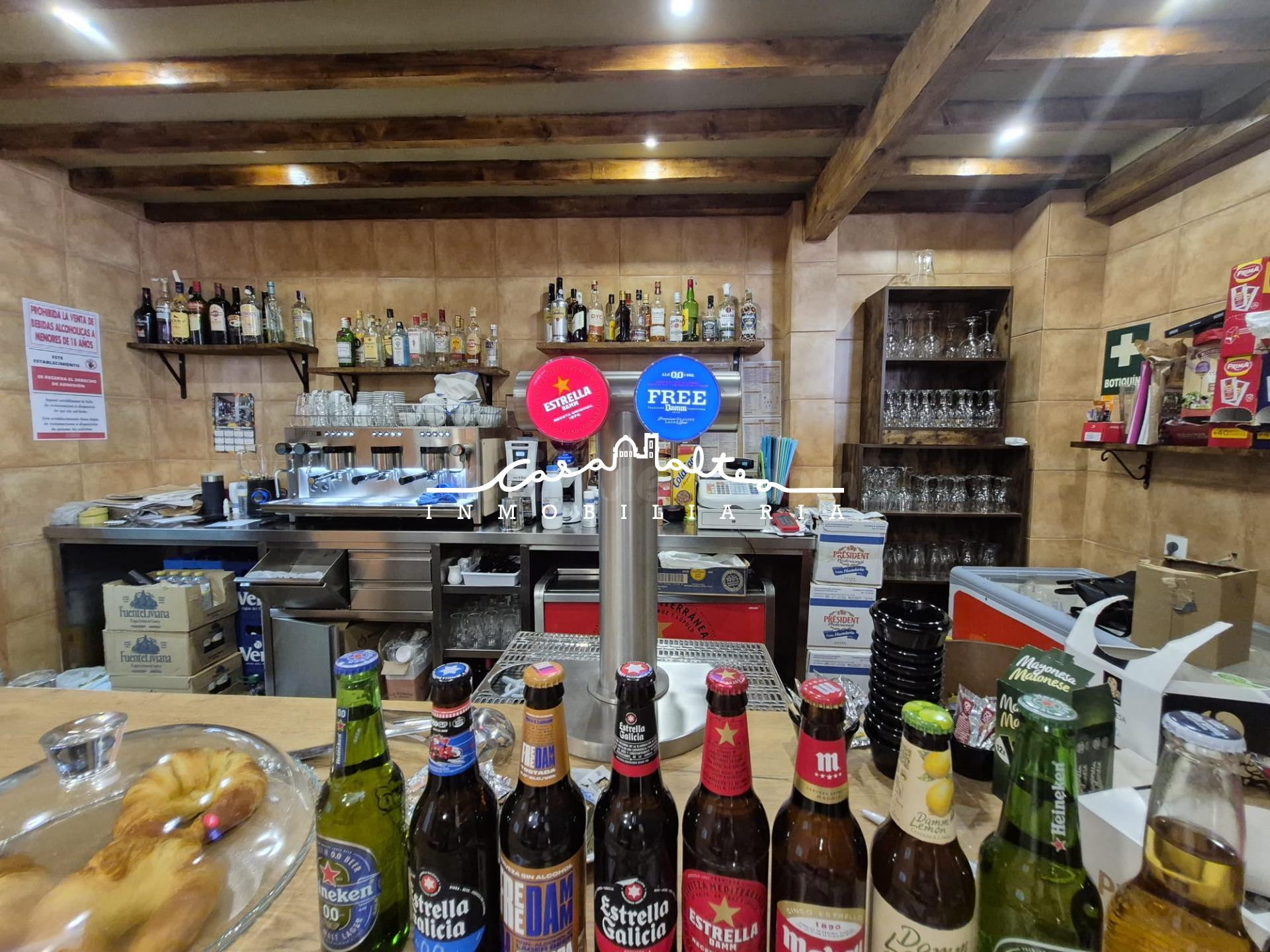 SE TRASPASA BAR-BRASERIA CON LICENCIA APERTURA EN PLENO CENT - foto 2