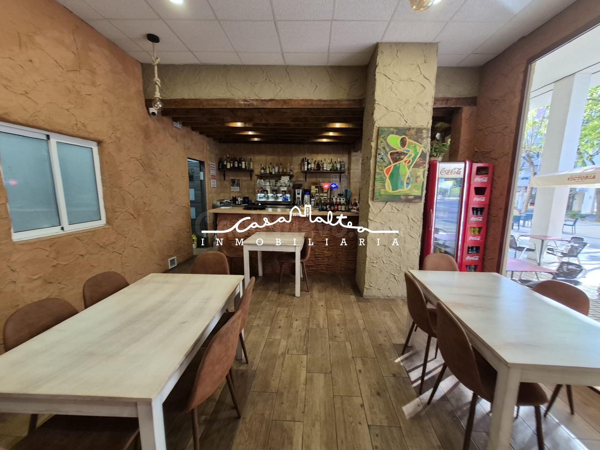 SE TRASPASA BAR-BRASERIA CON LICENCIA APERTURA EN PLENO CENT - foto 3